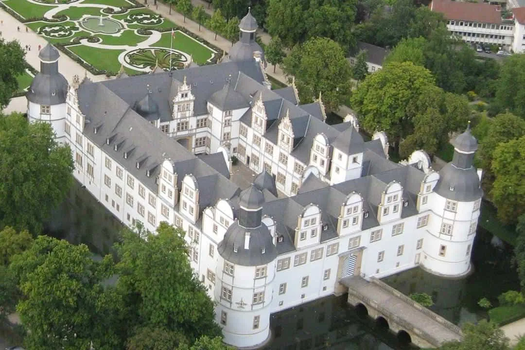 Schloss Neuhaus